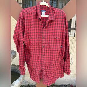 Patagonia Button Up Shirt Mens Sz XL Red Plaid Casual Organic Cotton Long Sleeve